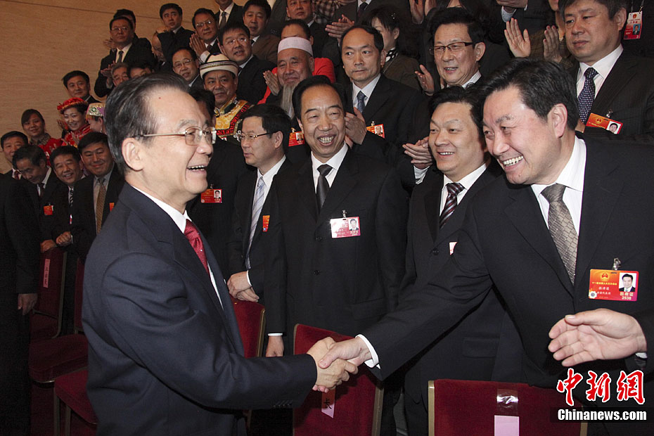 兩會現場：溫家寶再次與甘肅代表審議報告