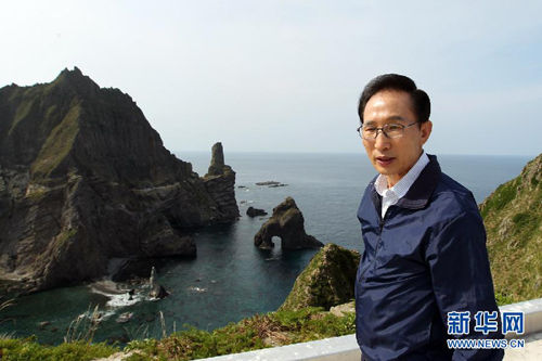 　　8月10日，韓國總統(tǒng)李明博登上與日本存在主權(quán)爭議的獨(dú)島（日本稱竹島）視察。（來源：網(wǎng)絡(luò)）