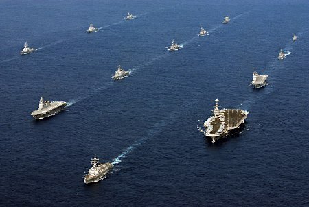 11月5日至16日，美日“銳劍”聯合軍事演習在九州和沖繩等地實施。