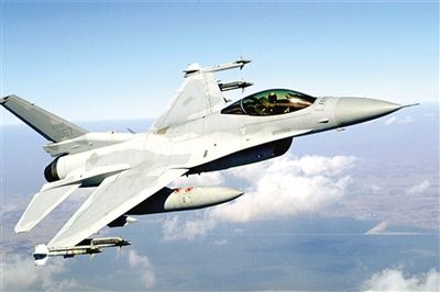 韓軍KF-16戰(zhàn)斗機 可執(zhí)行空中監(jiān)控和打擊,若與F-15K戰(zhàn)斗機進行巡邏飛行,每天至少花18萬美元。