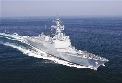 宙斯盾驅(qū)逐艦 載有尖端的雷達和反導系統(tǒng)。每天僅油費就近萬美元。