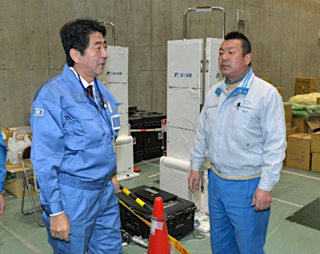 安倍晉三視察福島核電站展現災后重建決心（圖）
