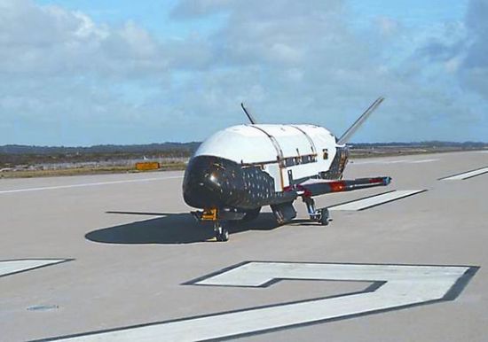 X-37B，美國空軍軌道試驗飛行器src=