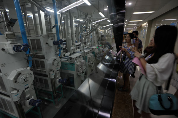 中糧集團將最先進的大米加工生產線安裝在岳陽，資源優勢讓中糧岳陽米業順利地一步步在湖南實現著糧油深加工的產業布局。