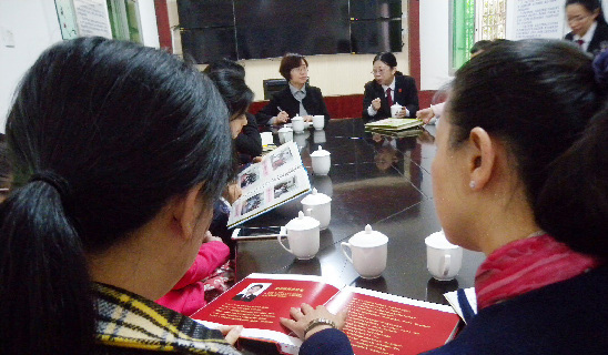 市直機關婦委會組織婦女干部向黃志麗法官“求經取寶”