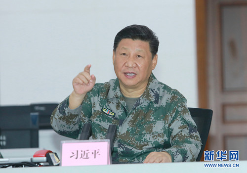 10月25日上午，中共中央總書記、國家主席、中央軍委主席習近平到南部戰區視察調研。這是習近平視察指揮大廳，實地了解戰區聯合作戰指揮體系構建運行情況，勉勵戰區發揚改革創新精神，持續深化實踐探索，加快把指揮能力搞過硬。 新華社記者李剛攝