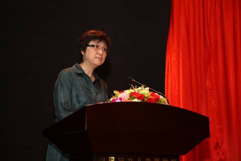2011年5月14日下午，全國婦聯兒童工作部部長鄧麗為“好媽好爸大講堂”家庭教育指導活動致辭