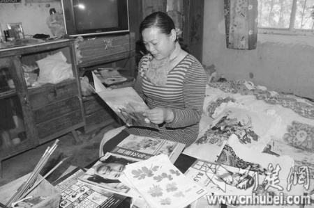 農婦癡心學畫30年曾得到名師指點(圖)