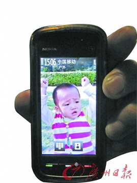 孩子發燒就診輸液猝死醫生撕改病歷稱字不好看