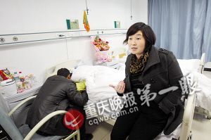 病床前，宋女士講述事發經過。