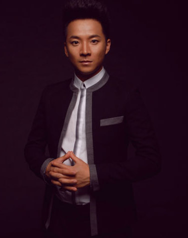 歌手李嘉石忙工作變“狂人”佳節隔空為母親獻唱
