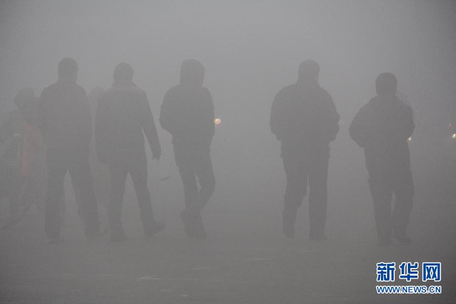 #（新華網）（1）我國多地大霧持續 中央氣象臺繼續發布大霧藍色預警