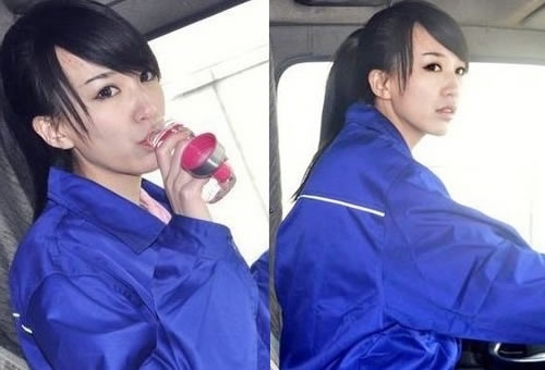 最美司機(jī)“藍(lán)領(lǐng)妹”：美女就是美女，簡單的藍(lán)色工作服照樣時(shí)尚性感，相貌清純，扎著干練的馬尾，這就是最美司機(jī)“藍(lán)領(lǐng)妹”。 