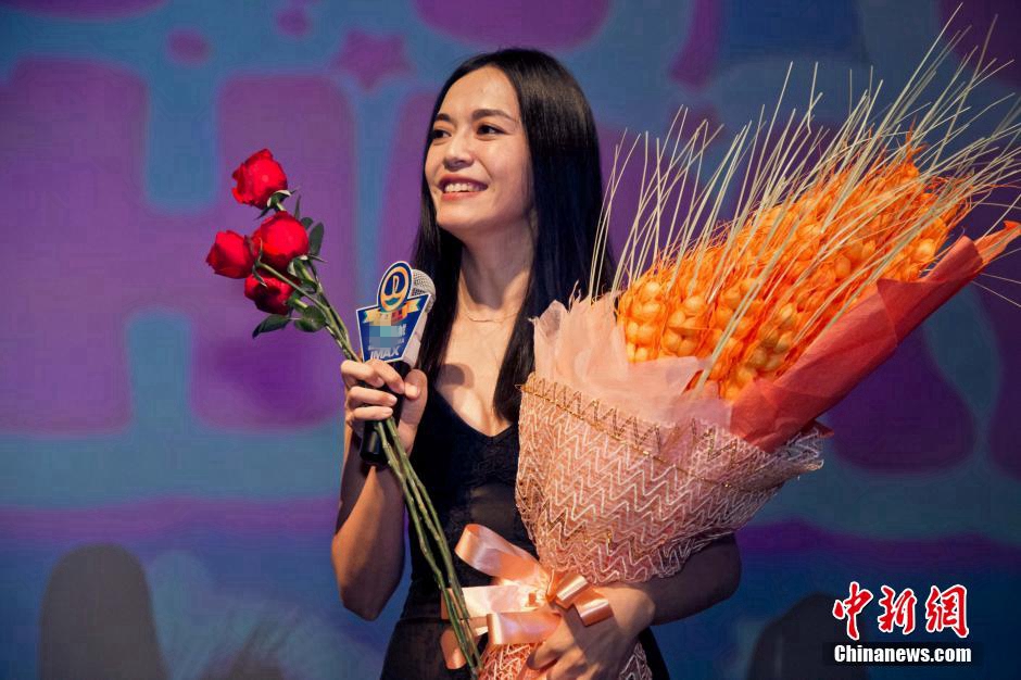 姚晨現身福州 首度演雙生花坦言無太大壓力(圖)