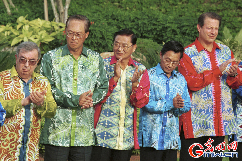最炫民族風(fēng)！盤點(diǎn)歷年APEC峰會領(lǐng)導(dǎo)人特色服裝秀