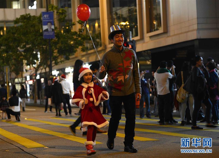 (晚報)(2)香港市民歡欣迎接圣誕節