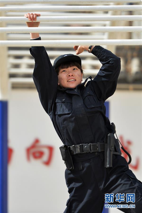 （關注春運）（4）“90后”警花執行首個春運安保任務