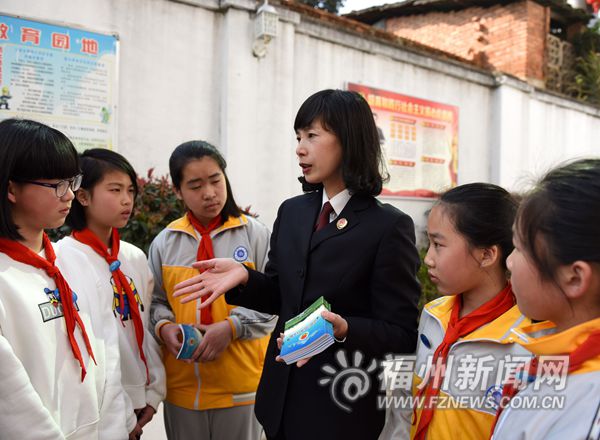 黃榮婷：她是“最美女性”，更是堅強媽媽
